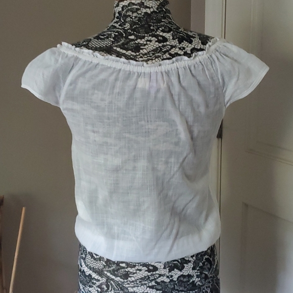 Hollister white flower summer top, size XS - Picture 4 of 5